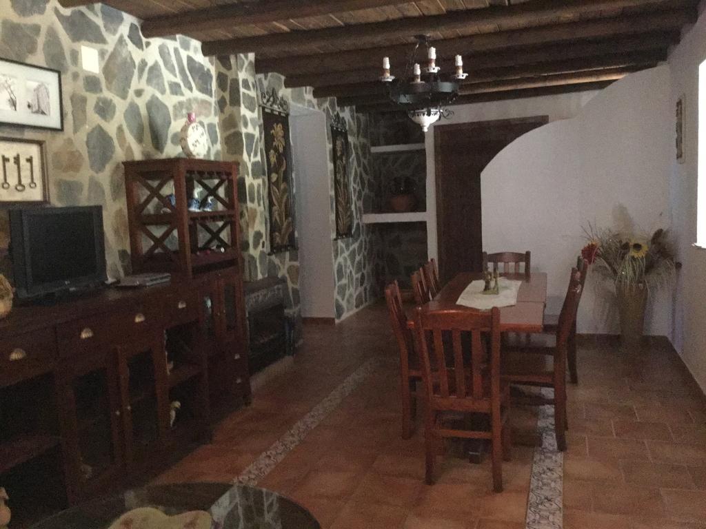 Los Cazadores Bed & Breakfast เอลกัสตอร์ ภายนอก รูปภาพ
